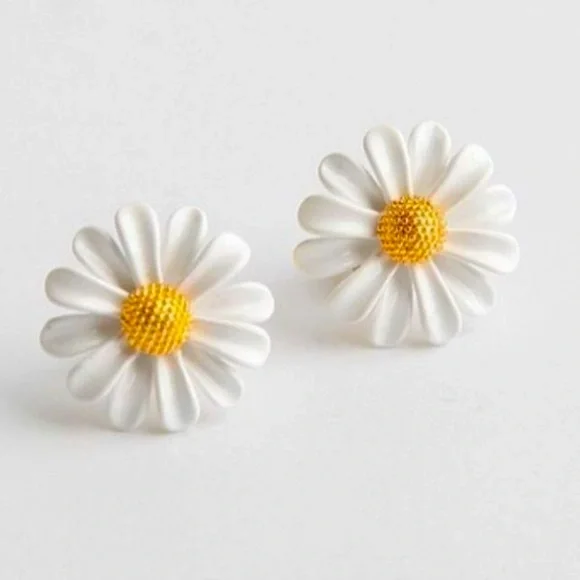 KATE SPADE NEW YORK ♠️ daisy stud earrings 🌼 - Picture 1 of 7